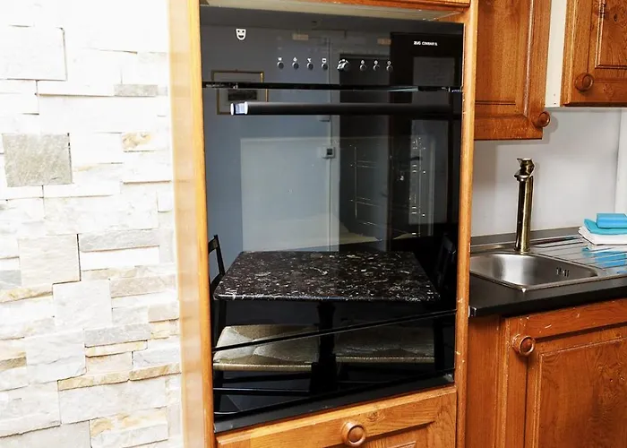 Charming Alpine Retreat By Capricorn Apartamento